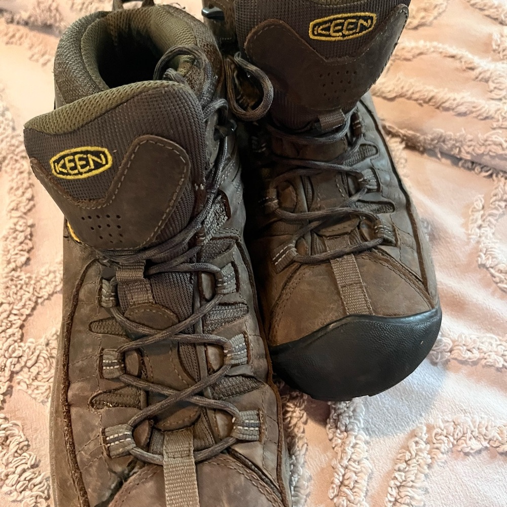 KEEN Men's Dark Brown Outdoor Boots